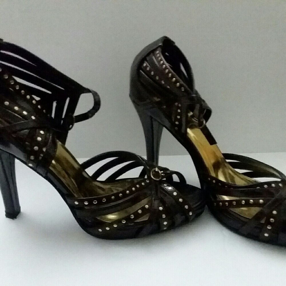 COUP D'ETAT  BROWN AND GOLD HEELED SHOE